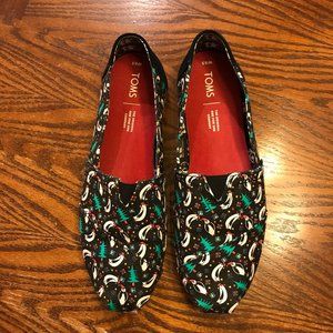 Toms Penguin Christmas Tree Slip On Shoes